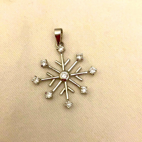 .925 sterling silver snowflake crystal pendant 1.25 inches - Picture 1 of 5